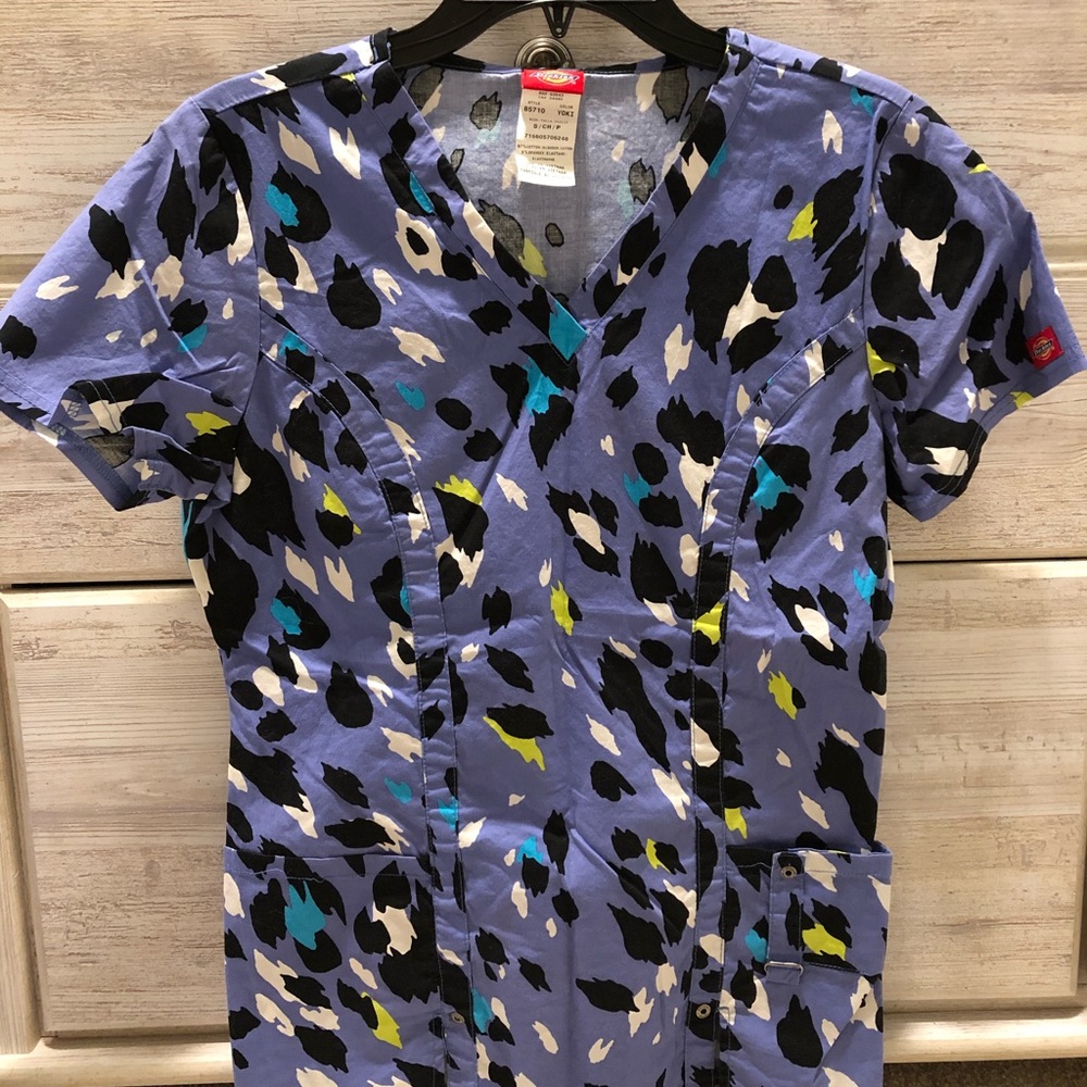 Dickeys Scrub top